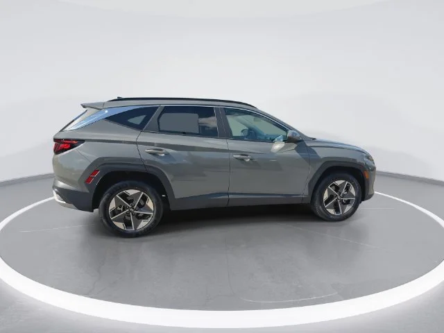 Used 2025 Gray Hyundai SEL image 9