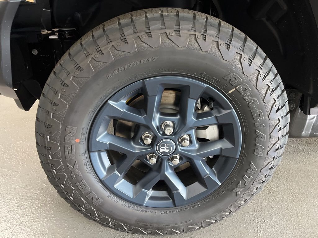 New 2026 Granite Crystal Metallic Clearcoat Jeep 85th Anniversary Edition image 6