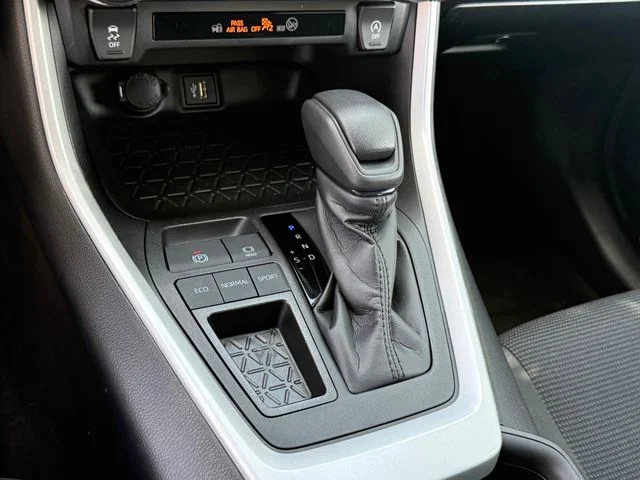 Used 2024 White Toyota LE image 21