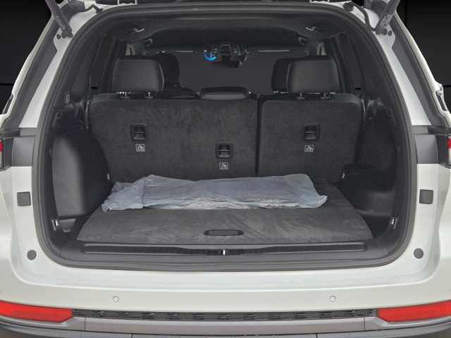 New 2026 Bright White Clearcoat Jeep Altitude image 6