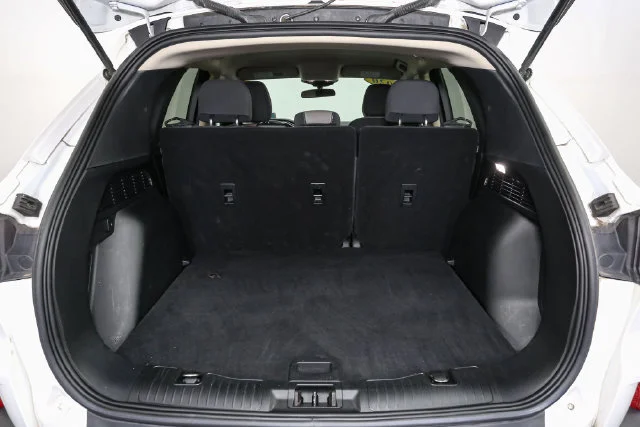 Used 2020 White Ford SE image 11