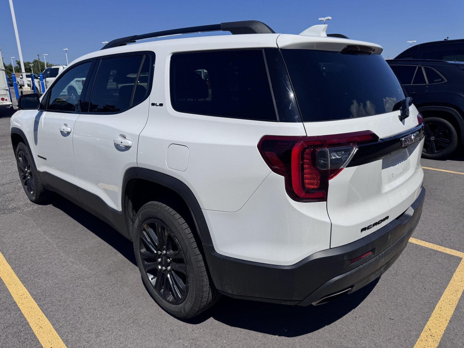 Used 2022 Summit White GMC SLE image 6