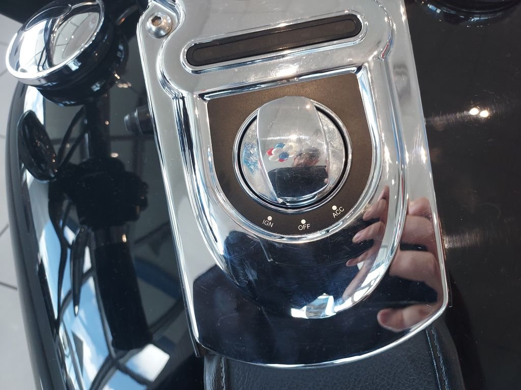Used 2009 Black Harley-Davidson  image 19