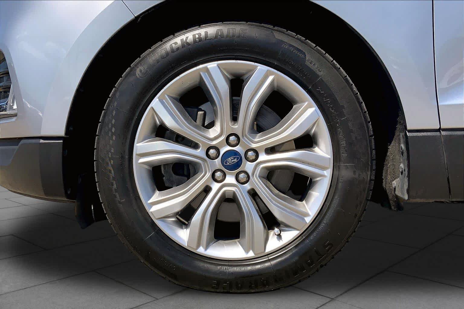 Used 2022 Iconic Silver Metallic Ford Titanium image 11