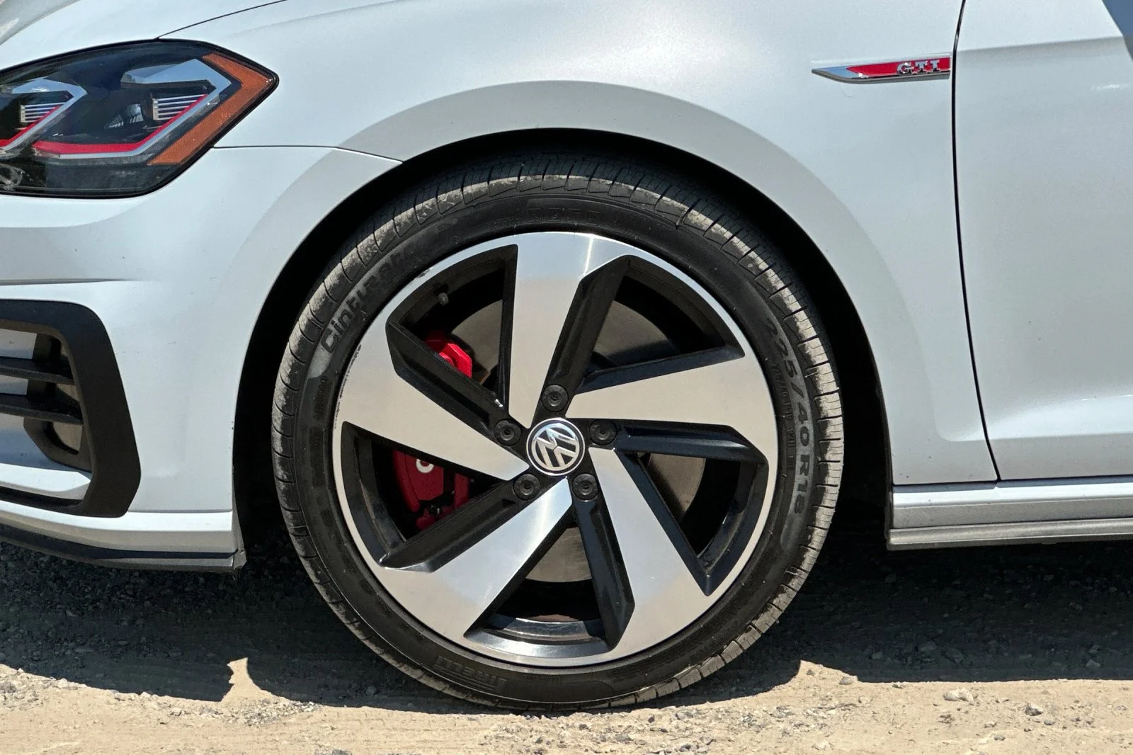 Used 2019 White Volkswagen Rabbit Edition image 25