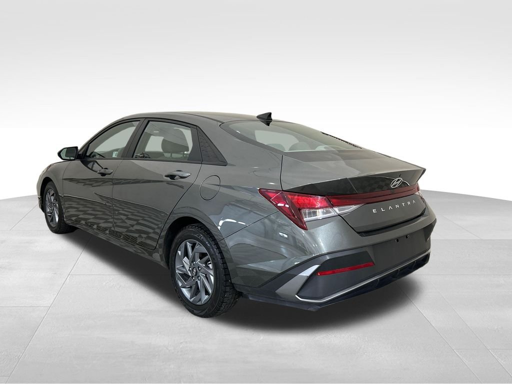 Used 2024 Gray Hyundai SEL image 3