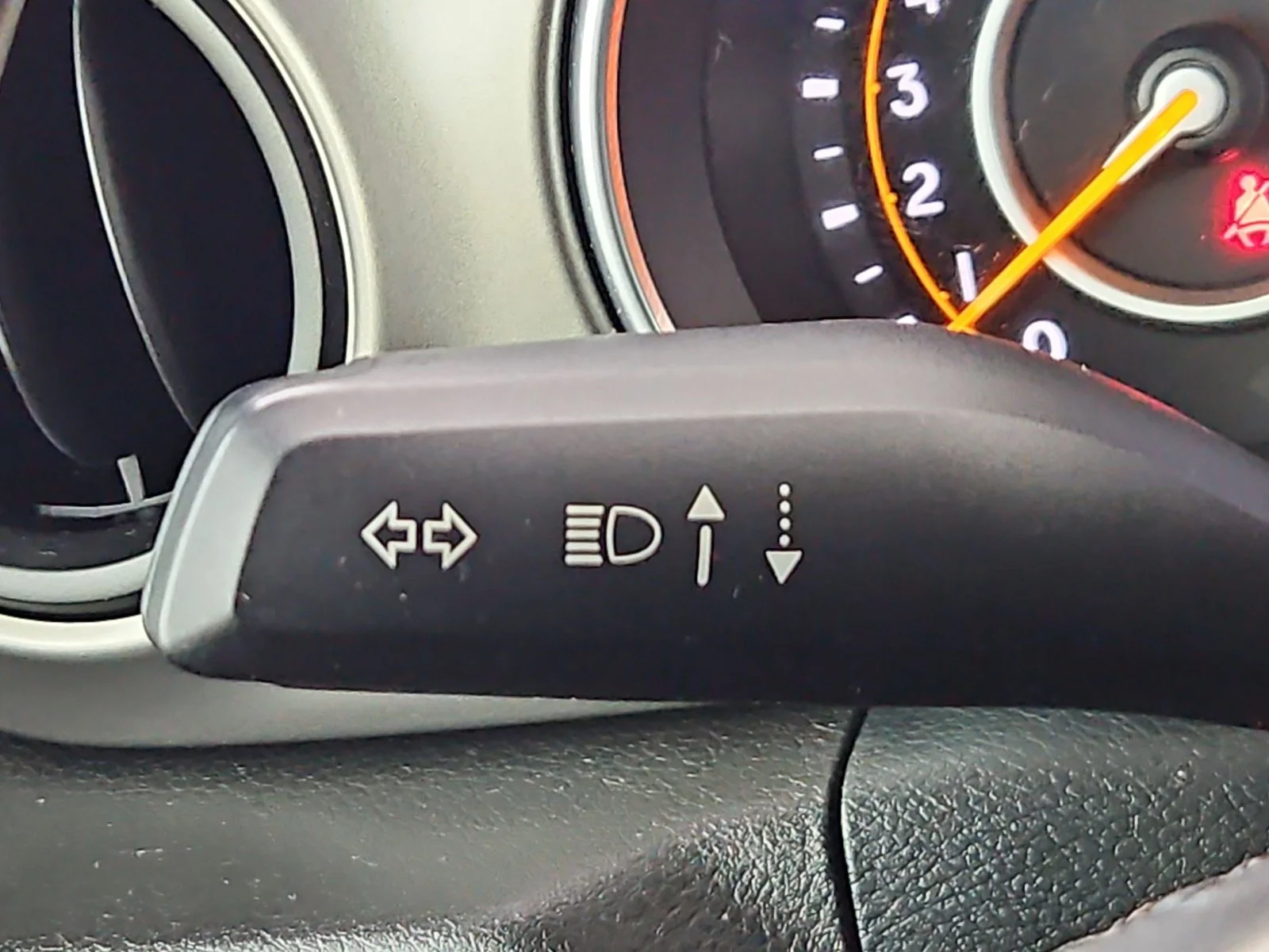Used 2018 Black Clearcoat Jeep Sport S image 26