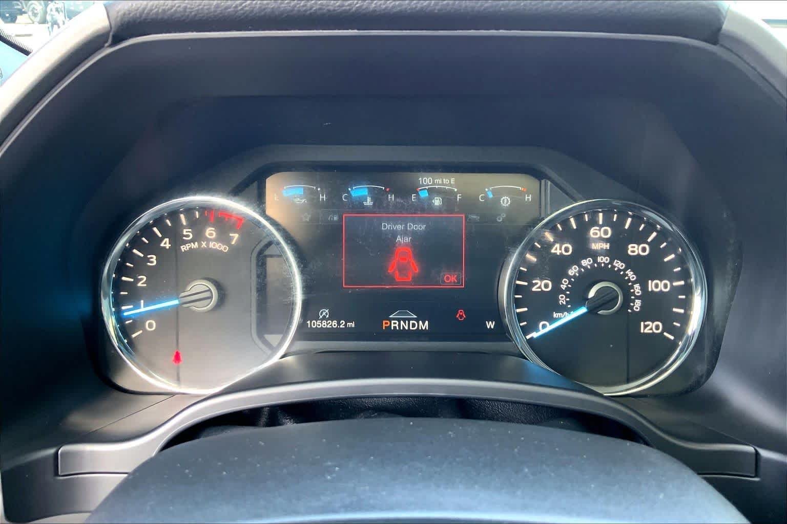 Used 2019 White Platinum Metallic Tri-Coat Ford Platinum image 23