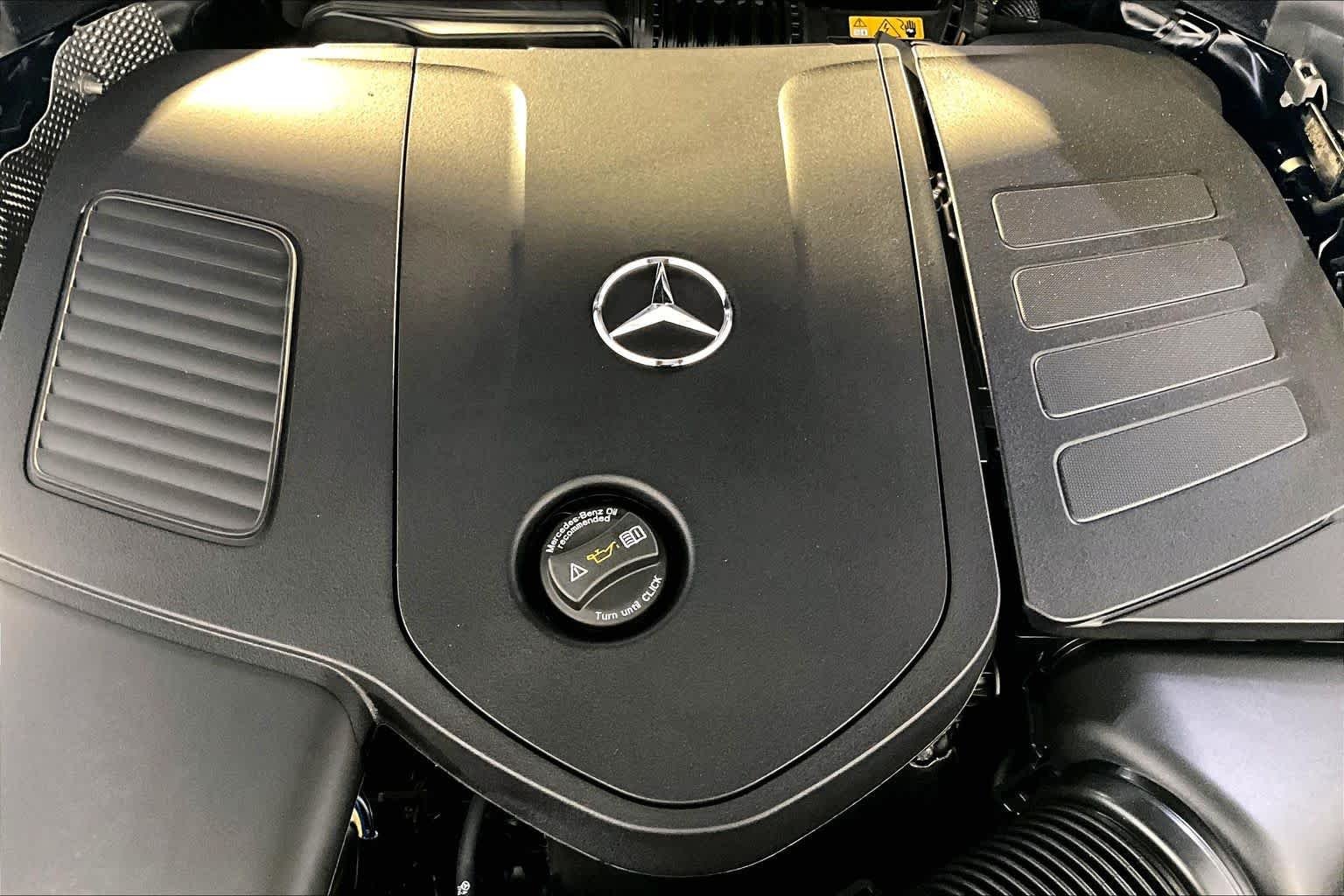 New 2026 Black Mercedes-Benz GLC 300 image 15