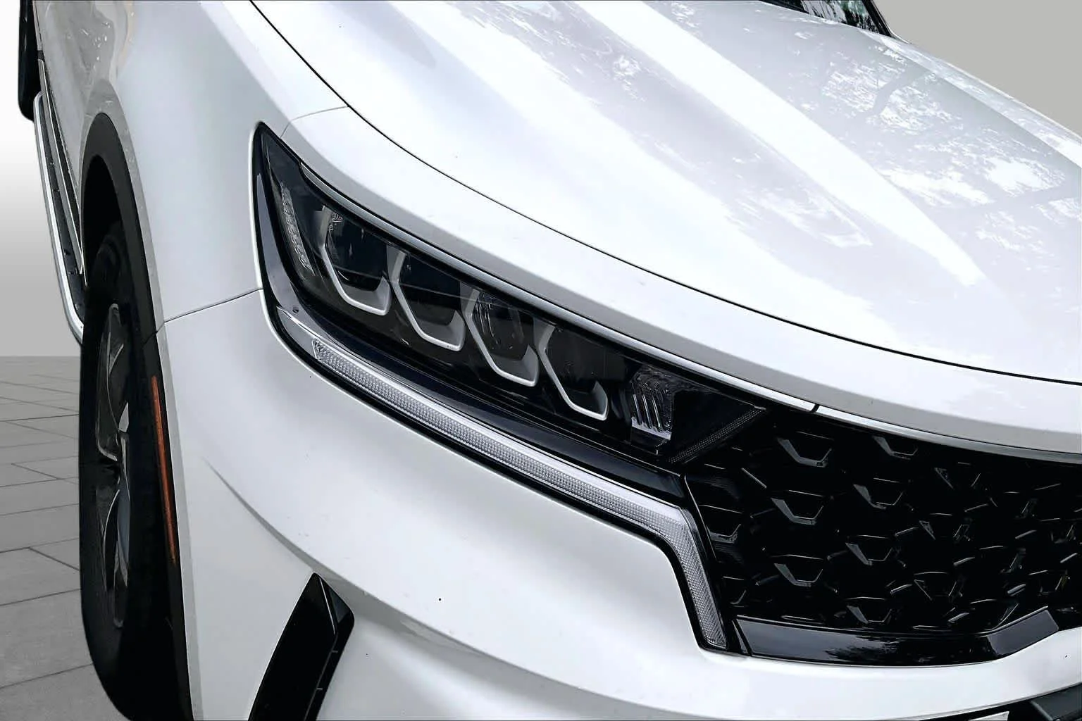 Used 2021 Snow White Pearl Kia EX image 26