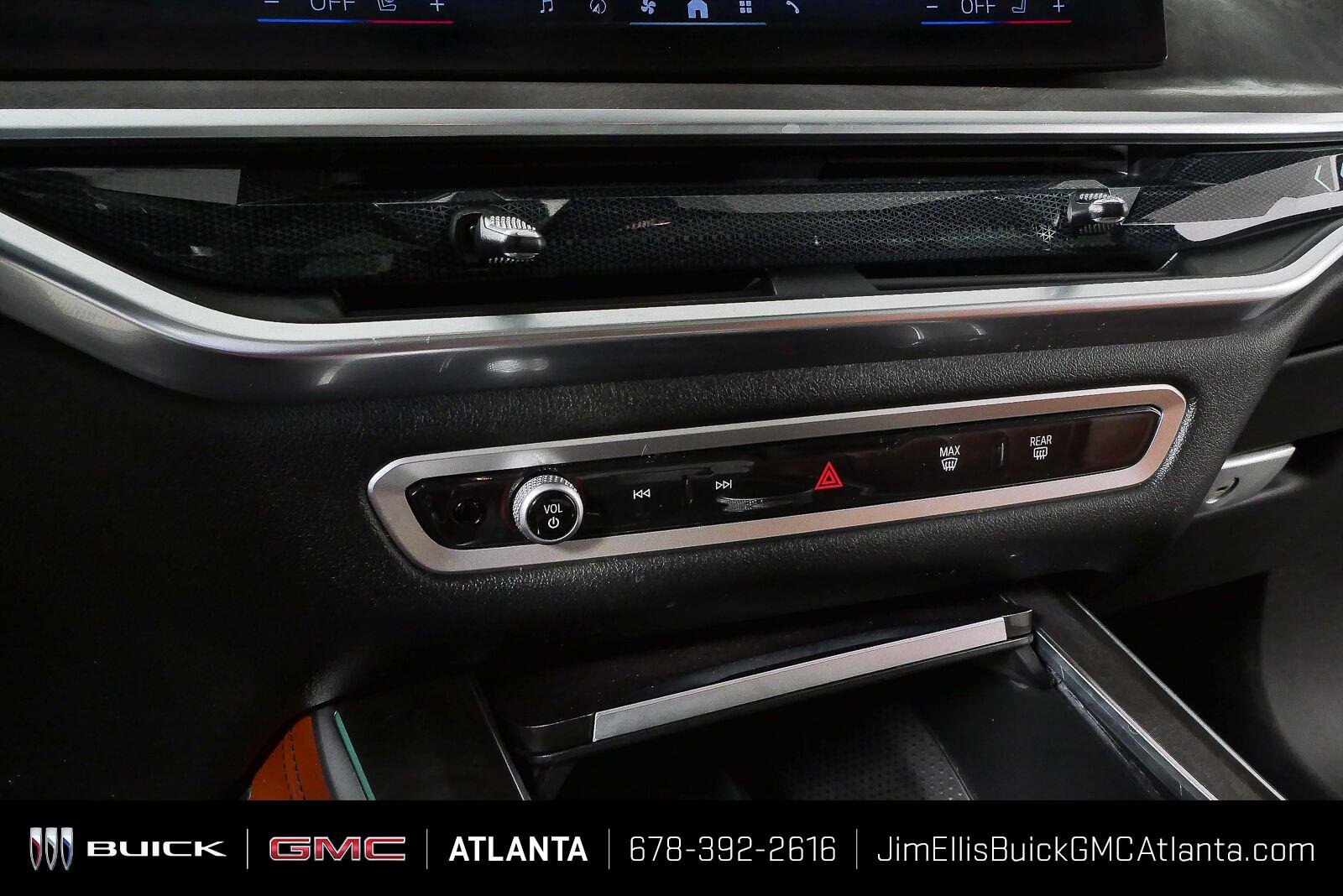 Used 2024 Black Sapphire Metallic BMW xDrive40i image 16