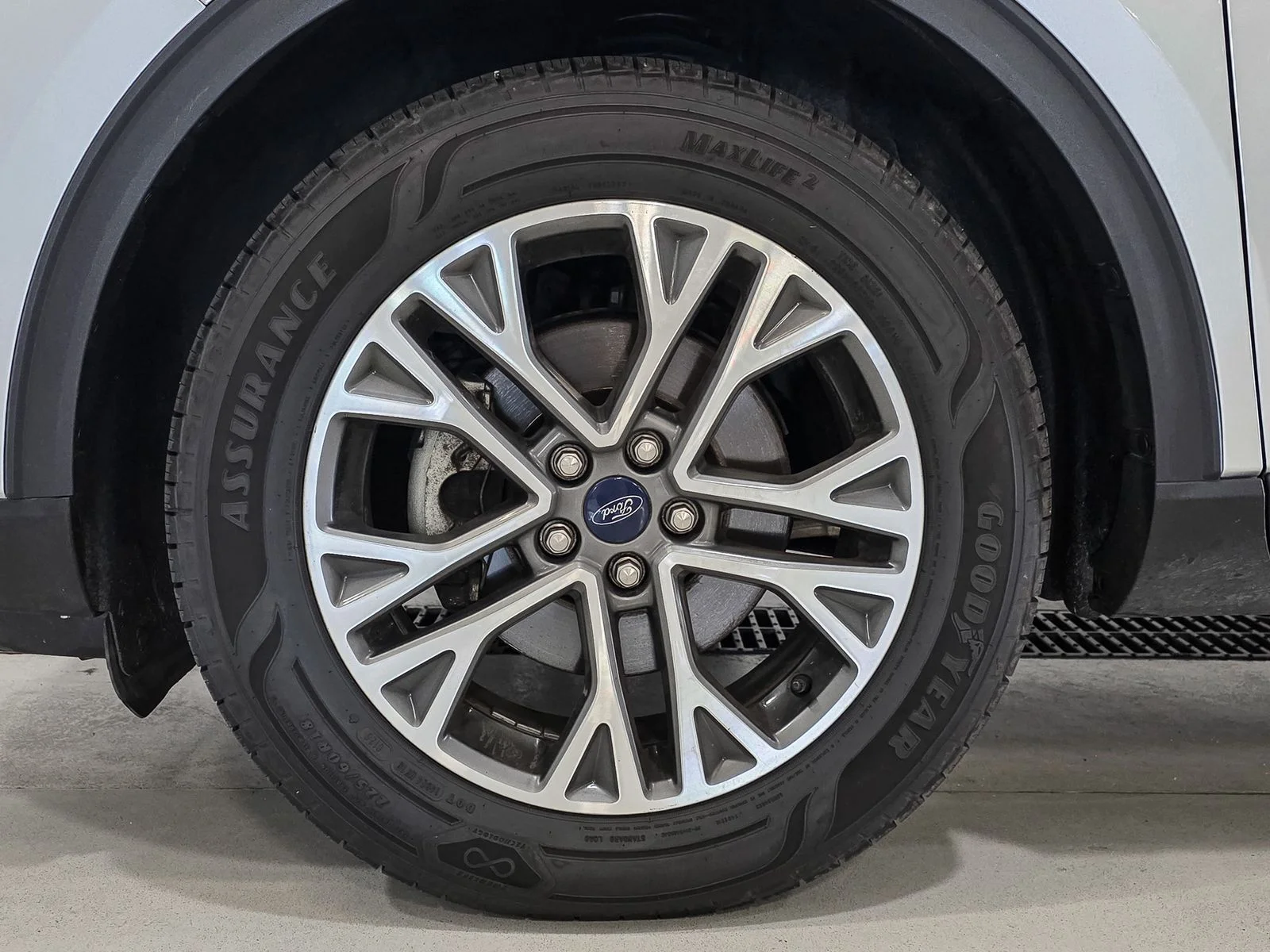 Used 2020 Silver Ford SEL image 18