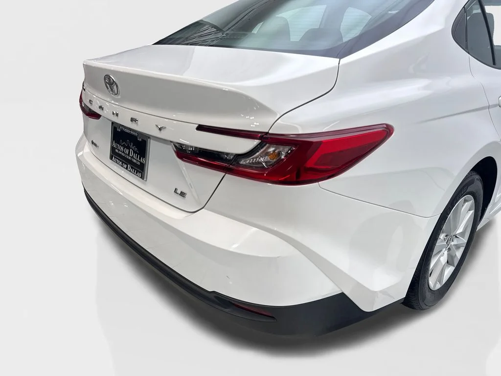 Used 2025 White Toyota LE image 18