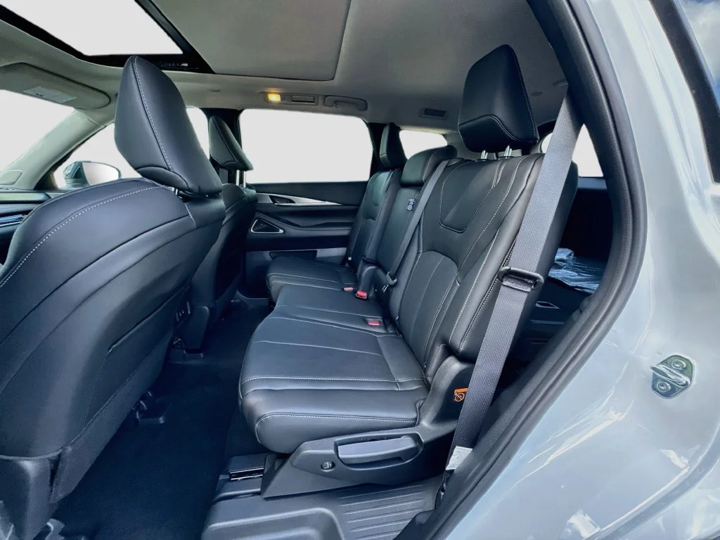 New 2027 White INFINITI LUXE image 26