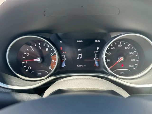 Used 2021 Gray Jeep Latitude image 17