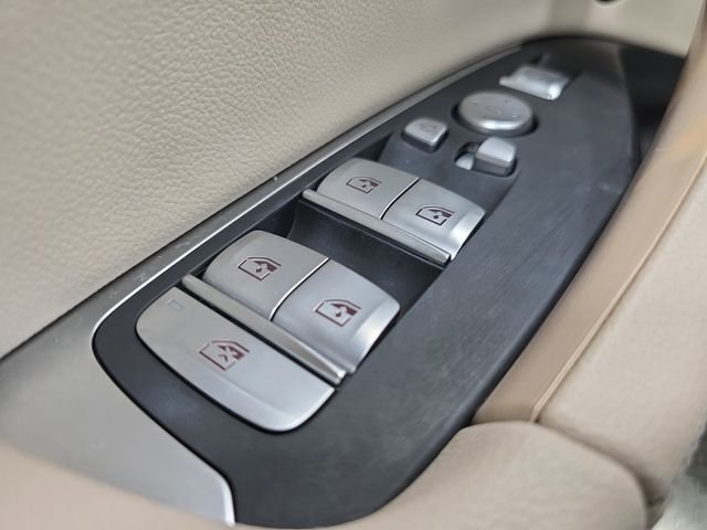 Used 2021 Mineral White Metallic BMW xDrive30i image 27