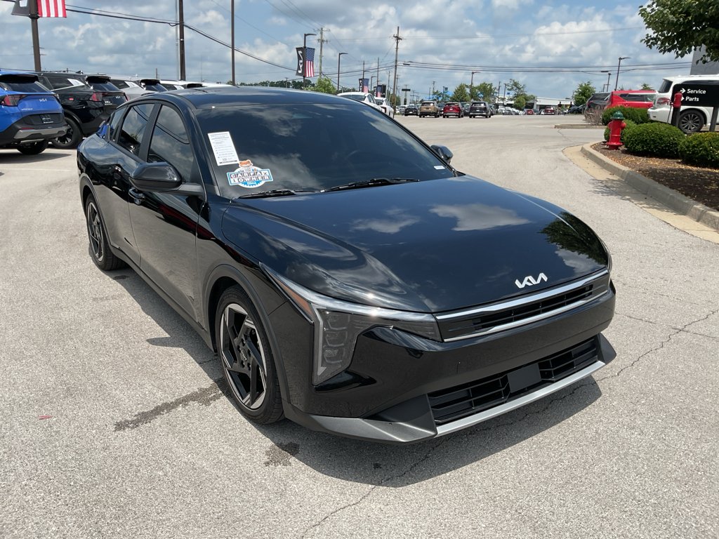Used 2025 Aurora Black Pearl Kia EX image 2