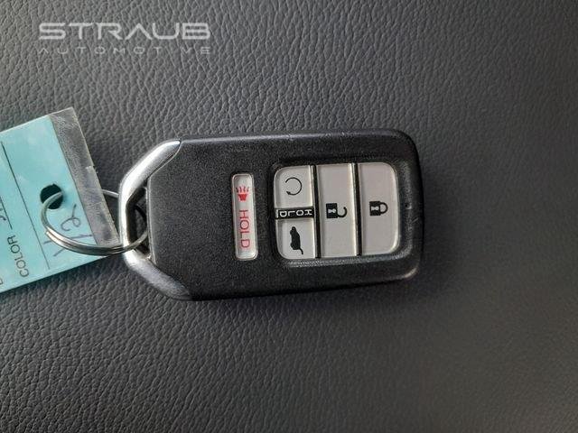 Used 2020 Lunar Silver Metallic Honda Touring image 10
