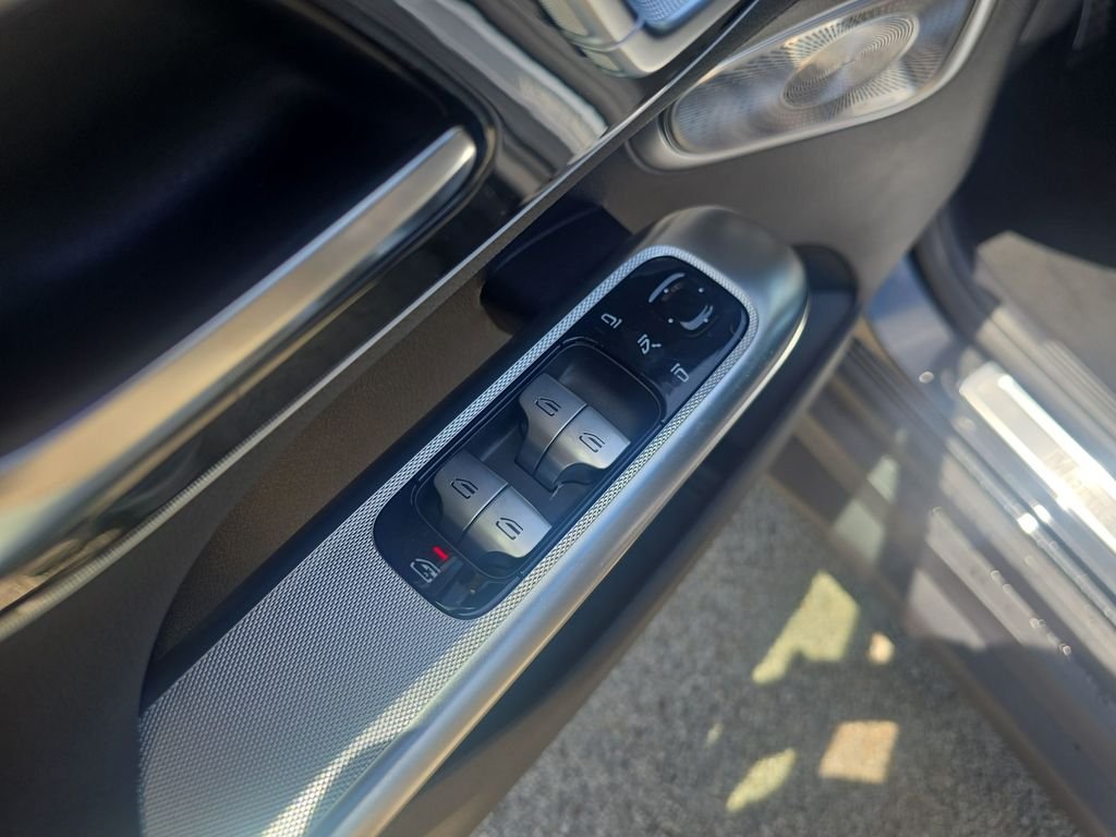 New 2026 Graphite Grey Metallic Mercedes-Benz GLC 300 image 11
