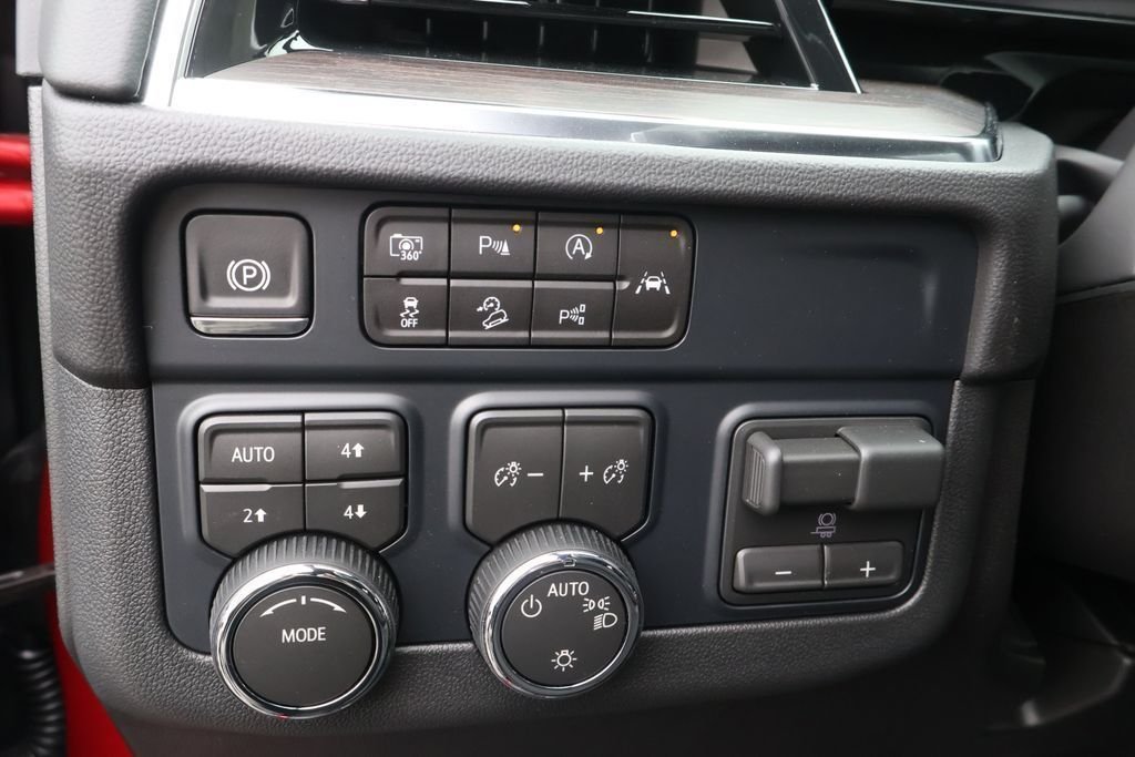 2026 Chevrolet Suburban LS - Photo 20