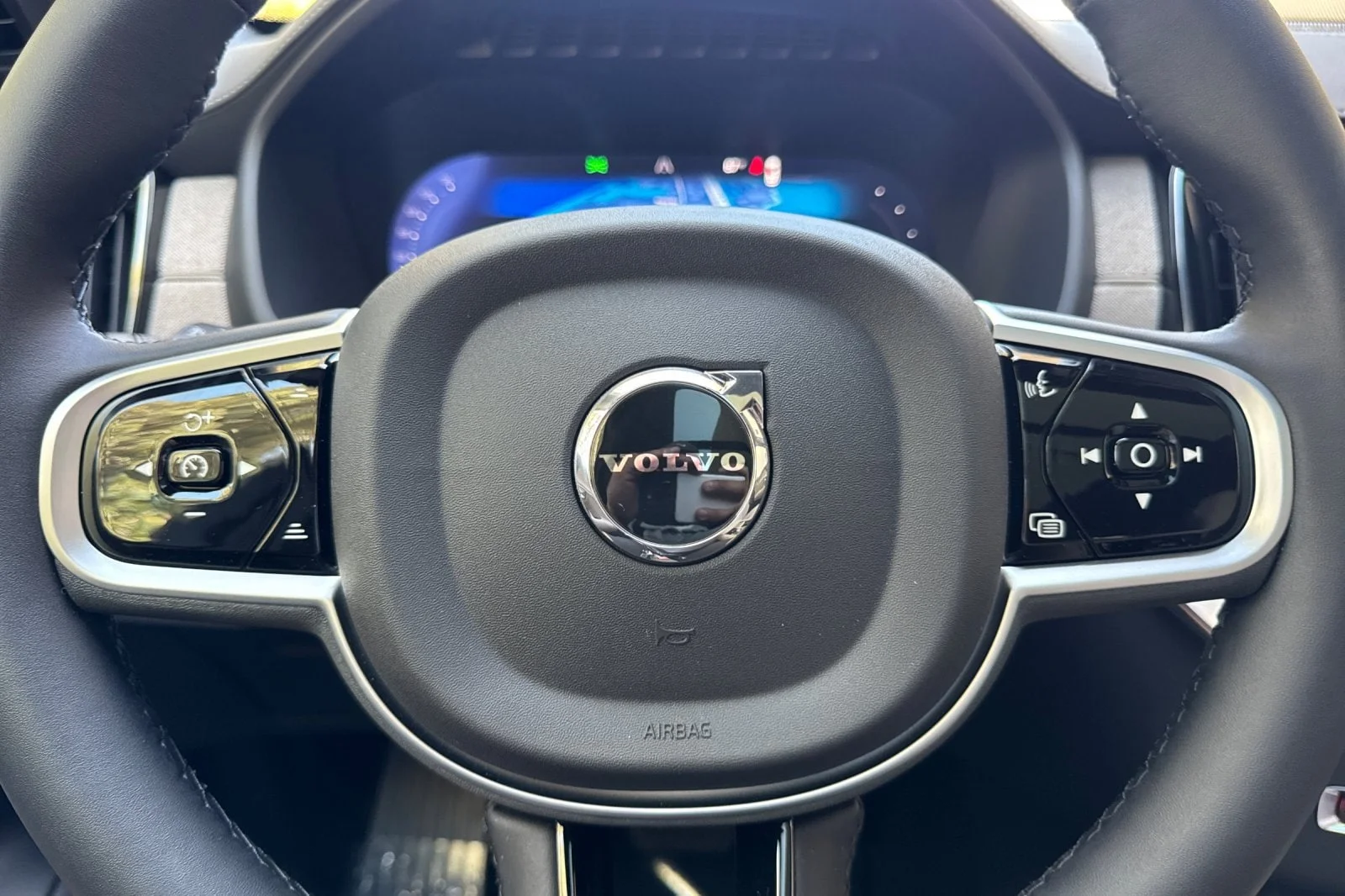 New 2026 Onyx Black Volvo T8 Plus 7-Seater image 27