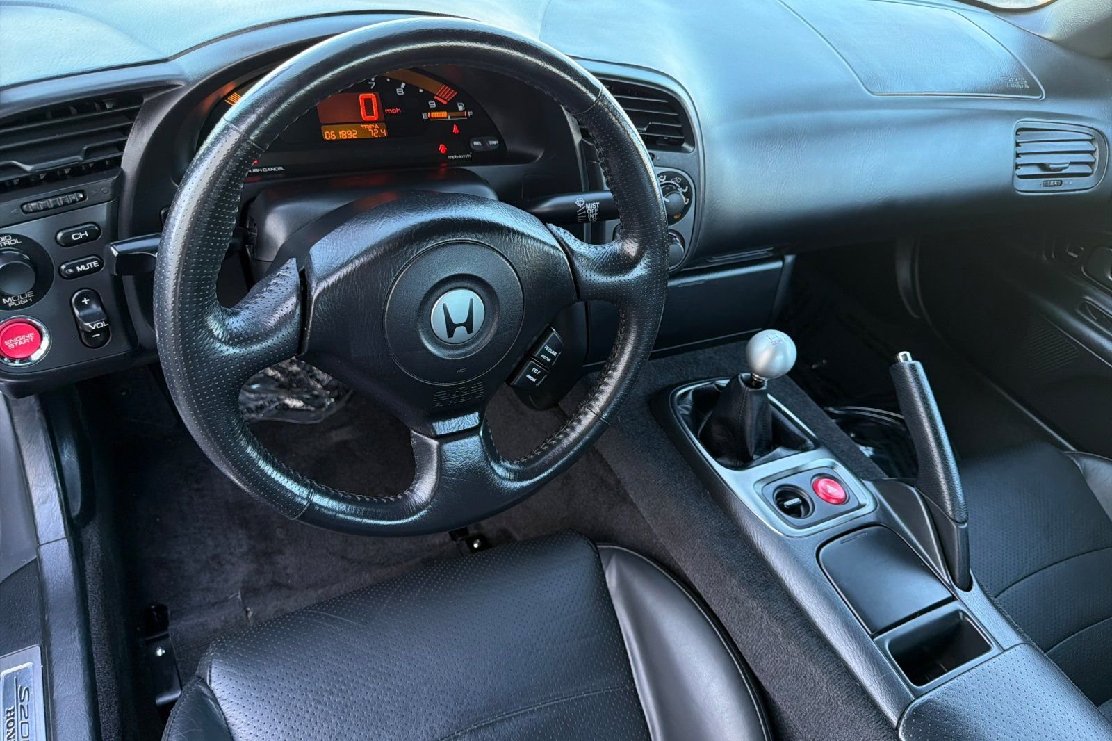 Used 2001  Honda Base image 16
