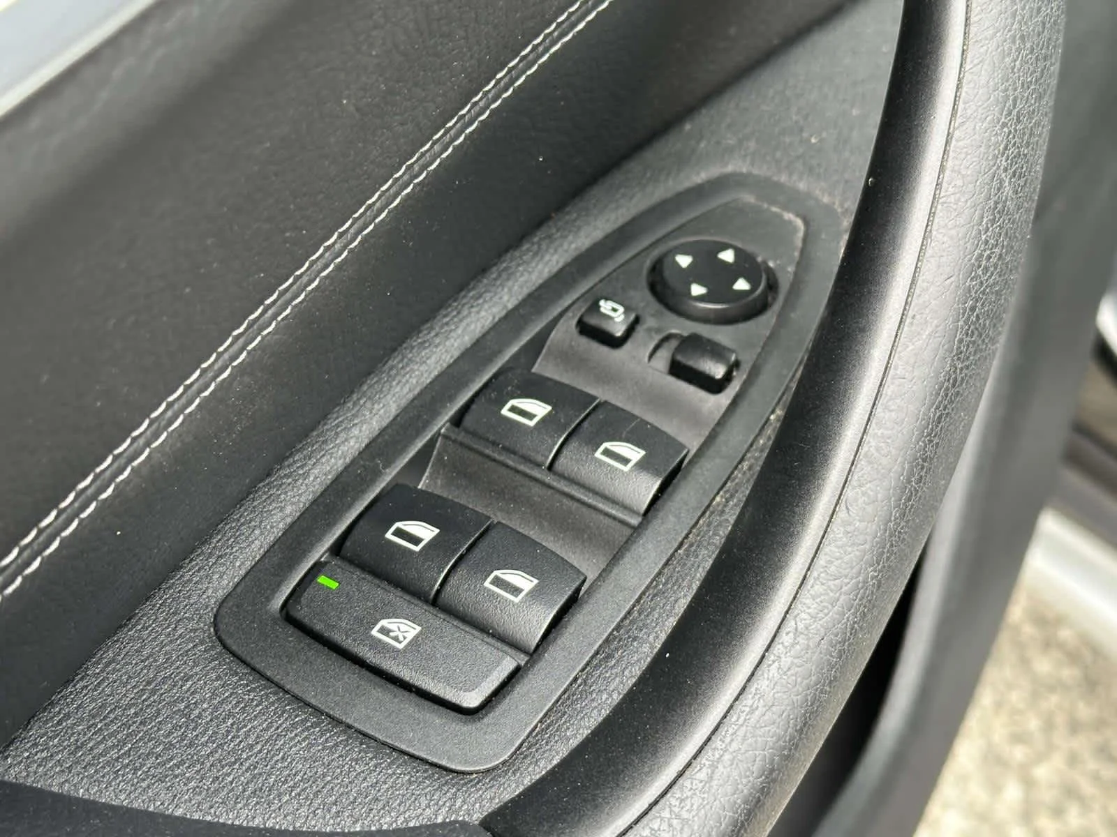 Used 2016 Black Sapphire Metallic BMW xDrive28i image 24