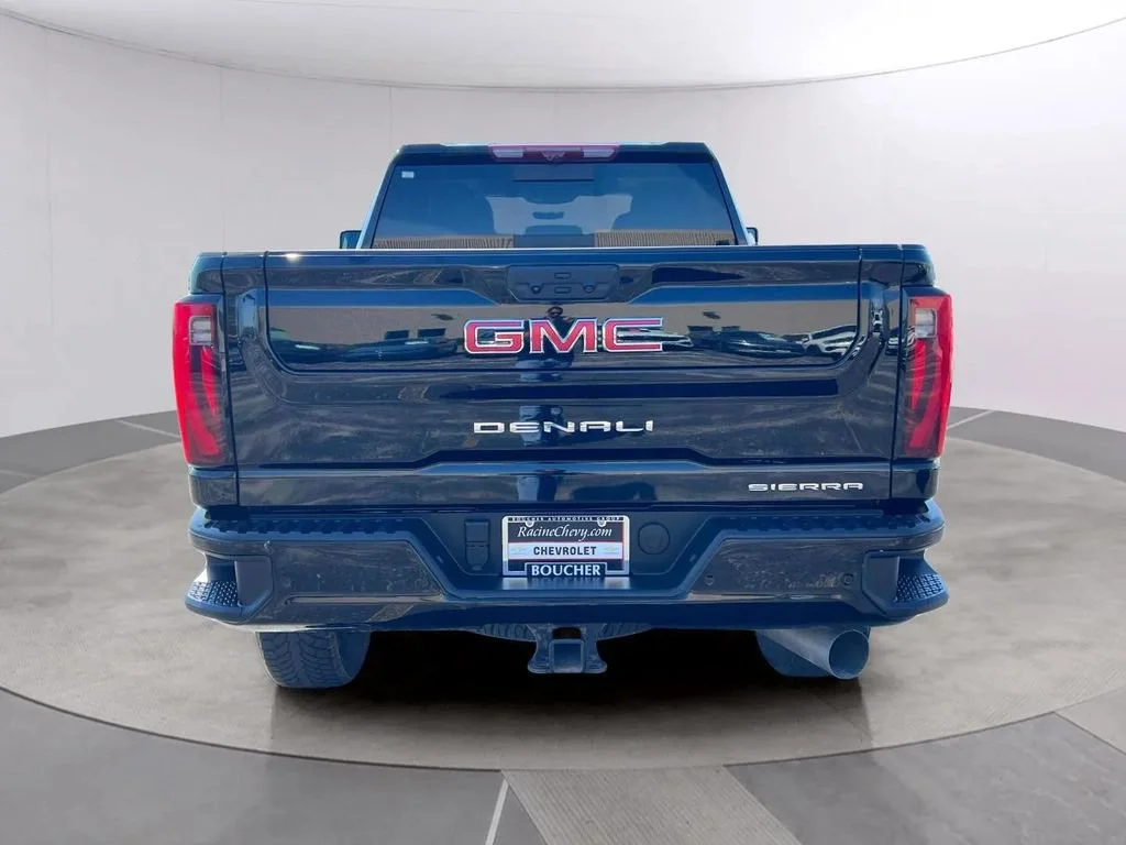 Used 2025 Onyx Black GMC Denali image 6