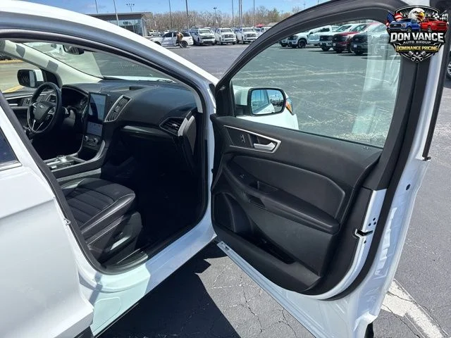Used 2024 White Ford SEL image 34