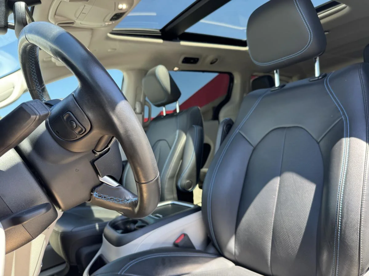 Used 2021 Black Chrysler Touring-L Plus image 17