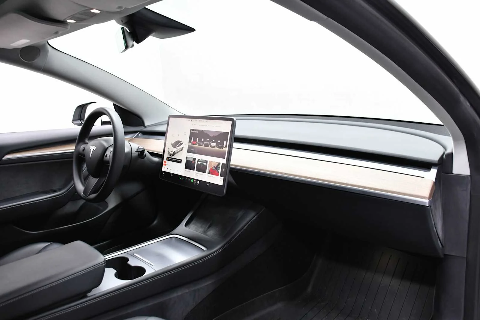 Used 2022 Pearl White Multi-Coat Tesla Long Range image 17