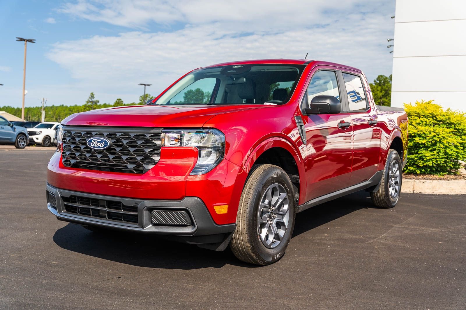 New 2026 Ruby Red Metallic Tinted Clearcoat Ford XLT image 2