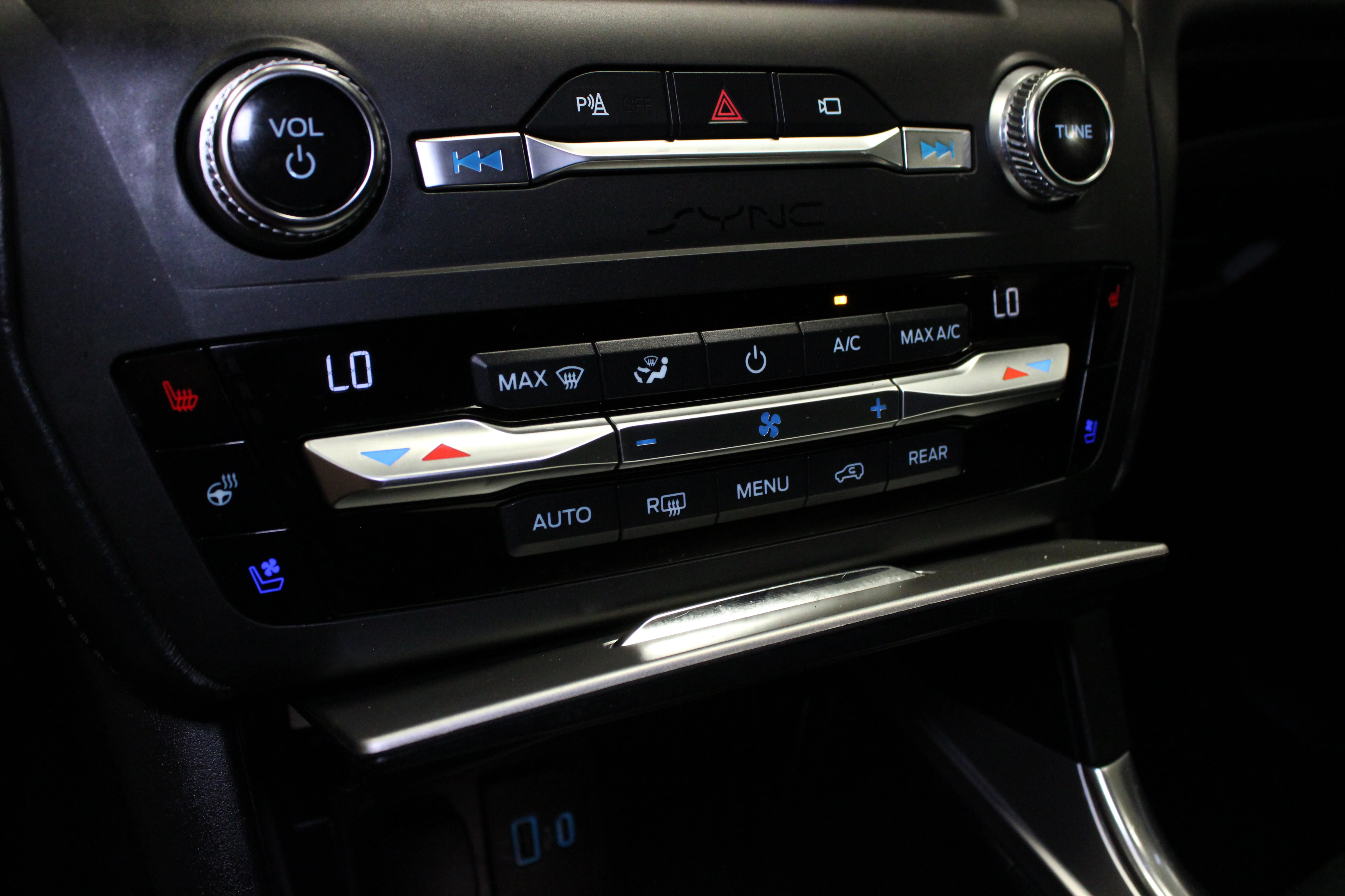 Used 2020 Star White Metallic Tri-Coat Ford Platinum image 27