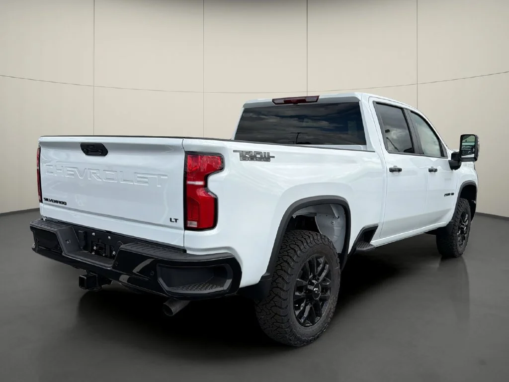 New 2026 Summit White Chevrolet LT image 7