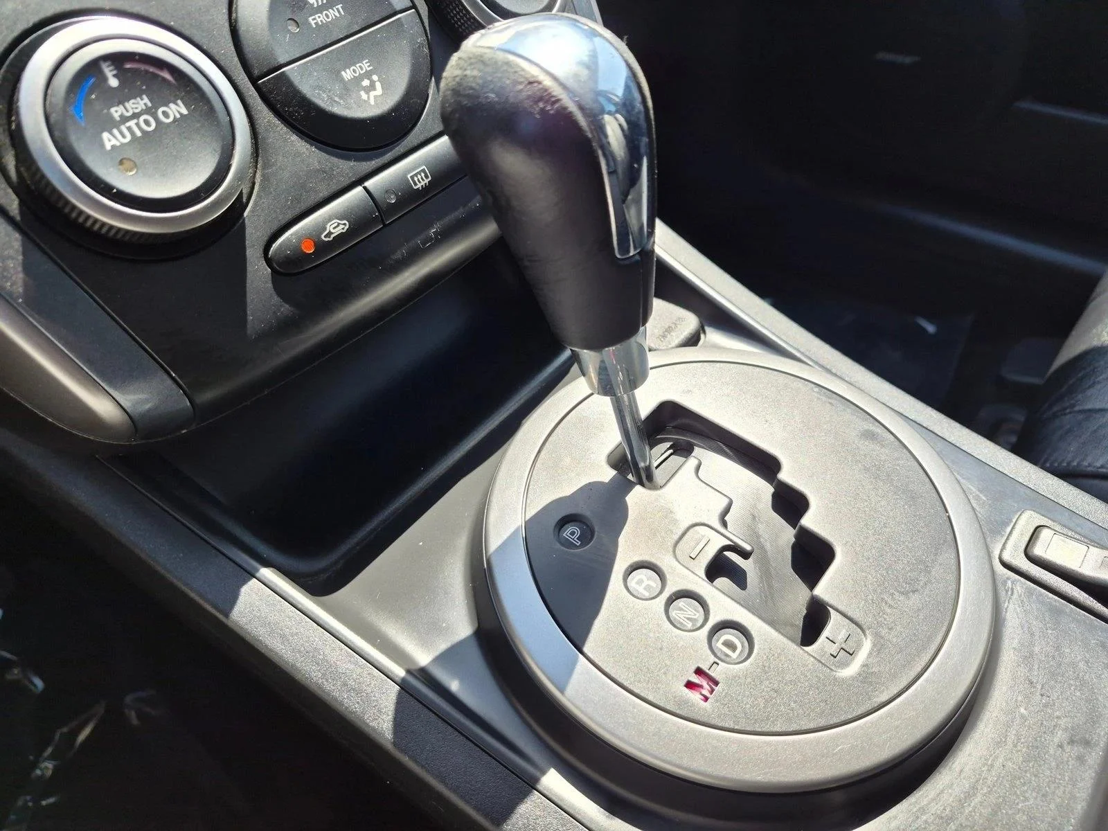 Used 2010 Liquid Silver Metallic Mazda Touring image 13