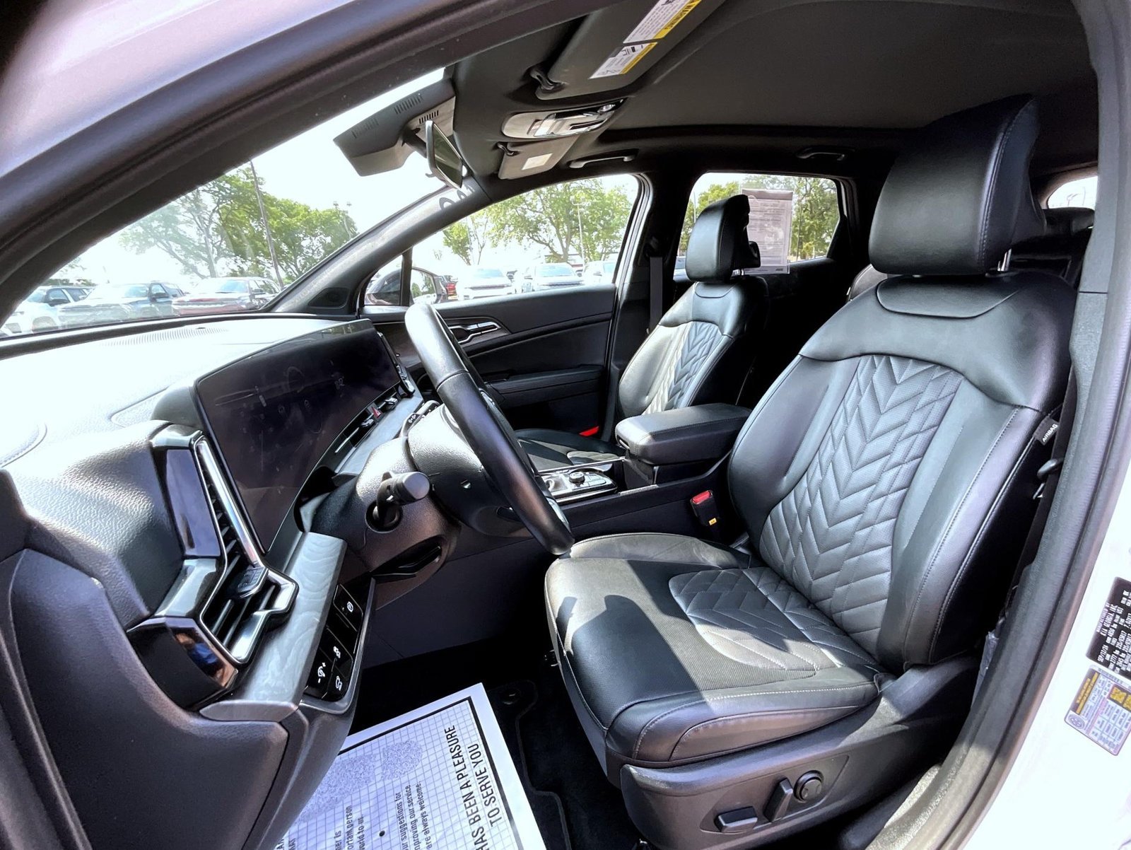 Used 2025 White Kia X-Pro Prestige image 11