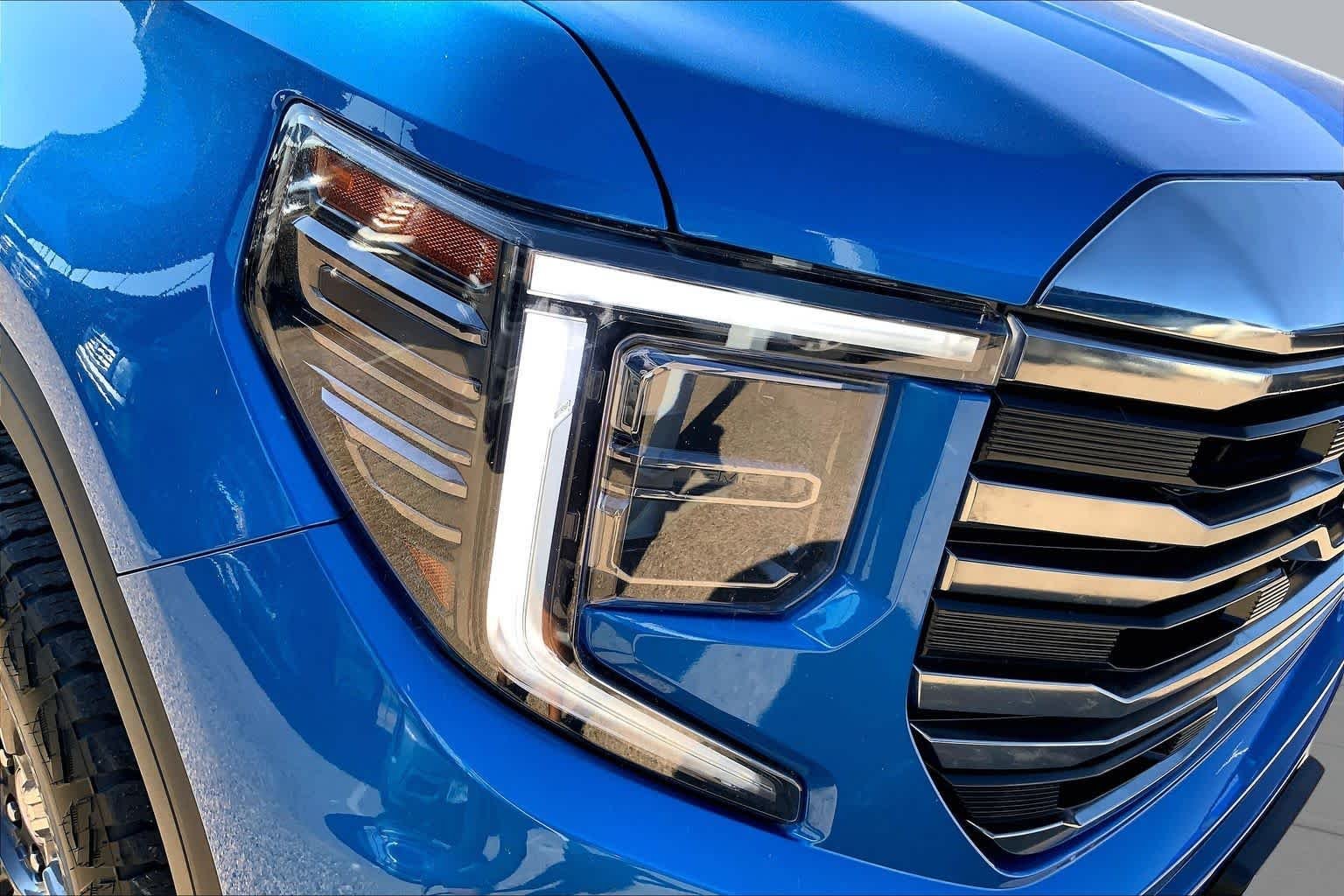 Used 2024 Dynamic Blue Metallic GMC AT4 image 28