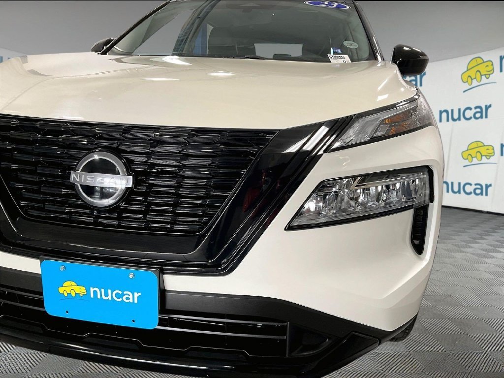 Used 2023 White Nissan SV image 33