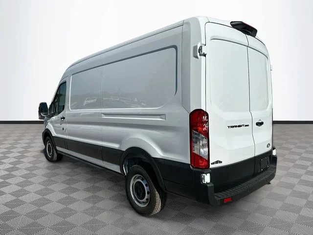 New 2026 Oxford White Ford Base image 4