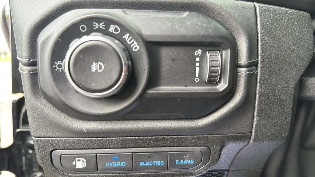Used 2025 Black Jeep Rubicon image 19