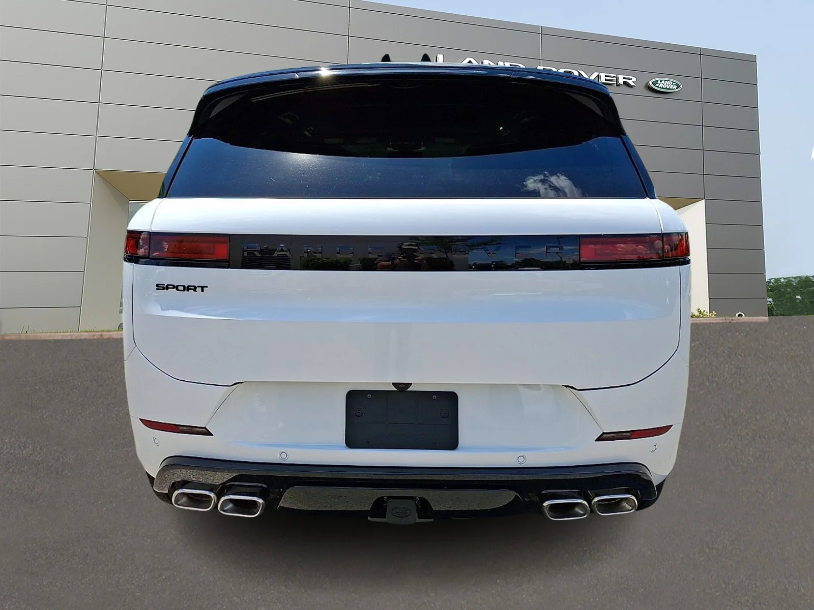 New 2026 Ostuni Pearl White Land Rover P530 Autobiography image 7