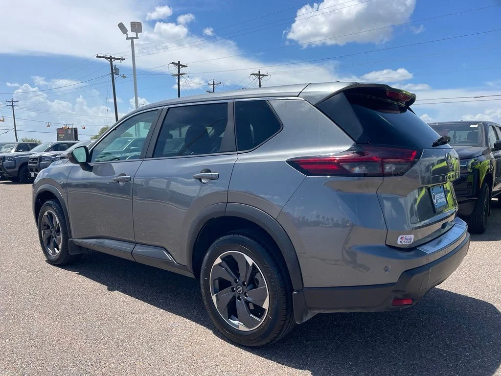 Used 2024 Gray Nissan SV image 5