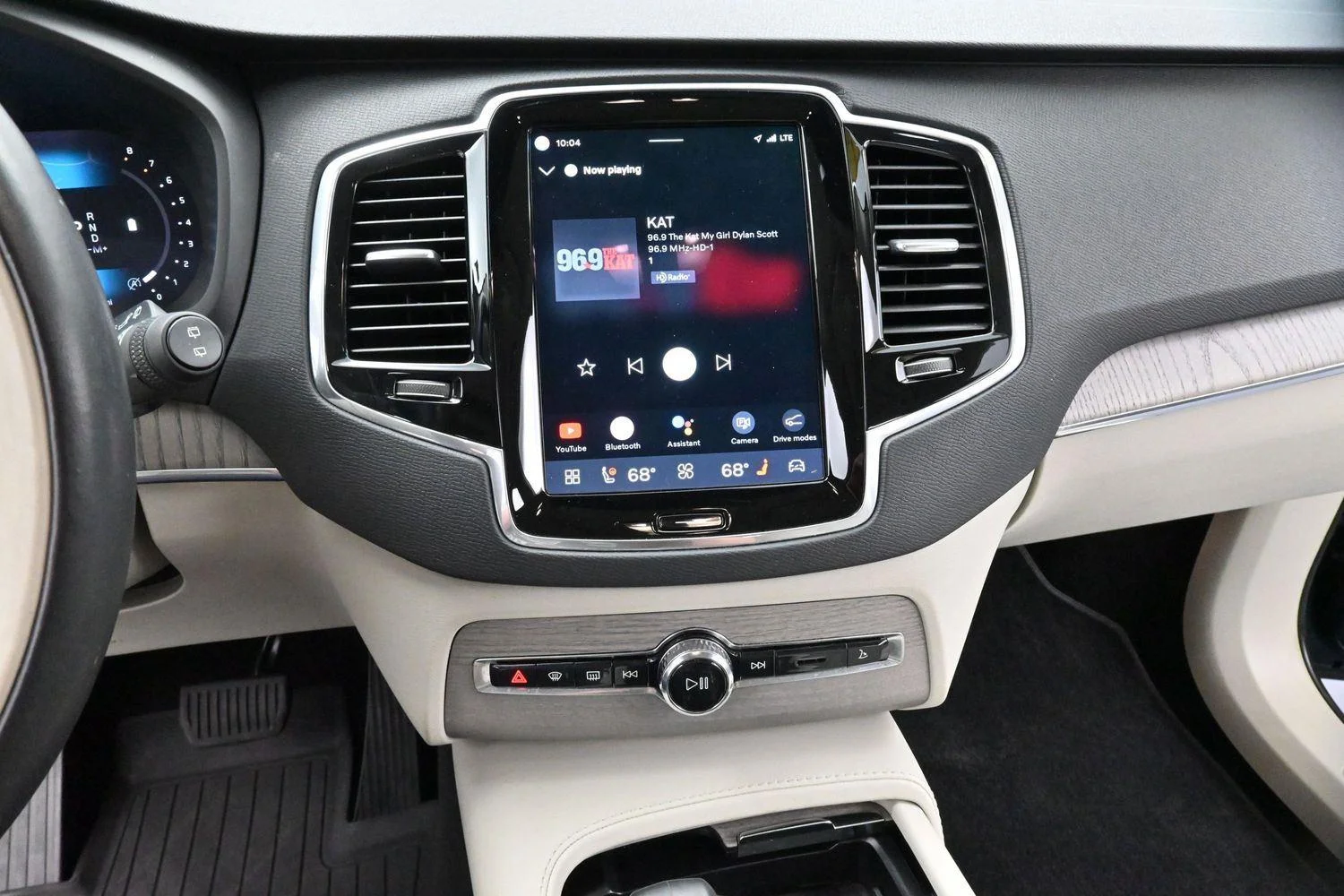 Used 2023 Blue Volvo Plus image 22