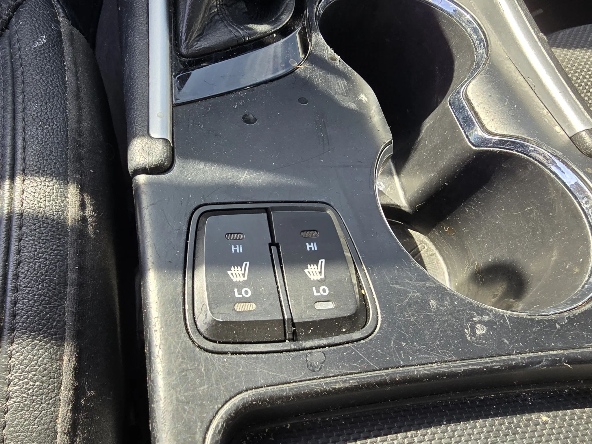 Used 2013 Midnight Black Mica Hyundai SE image 31