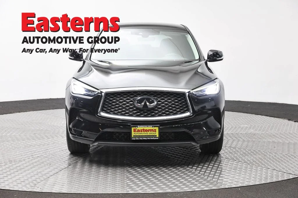 Used 2023 Black INFINITI PURE image 2