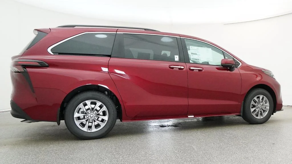 New 2026 Ruby Flare Pearl Toyota XLE image 15