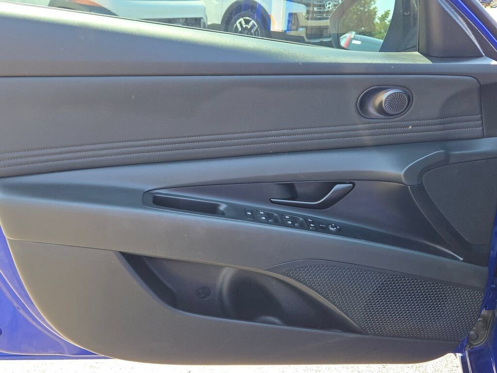Certified Used 2025 Intense Blue Hyundai SEL Sport image 13