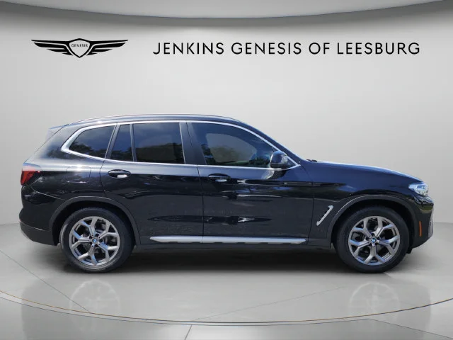 Used 2022 Black BMW xDrive30i image 3