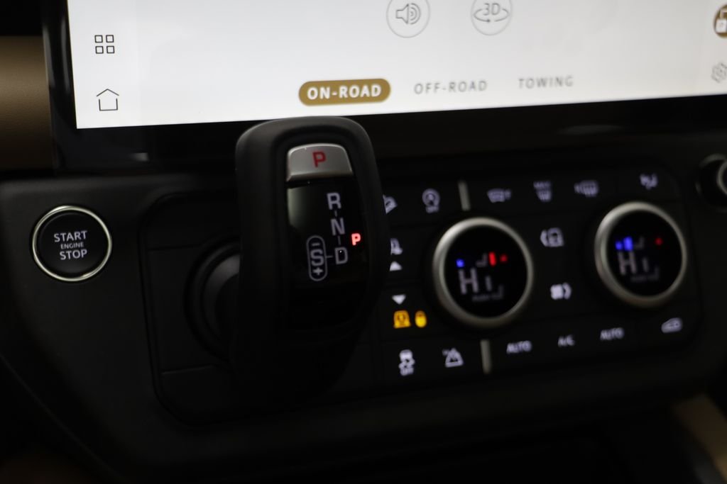 New 2026 Woolstone Green LAND ROVER X-Dynamic SE image 13