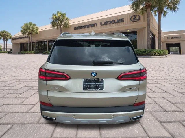 Used 2019 Beige BMW xDrive40i image 5
